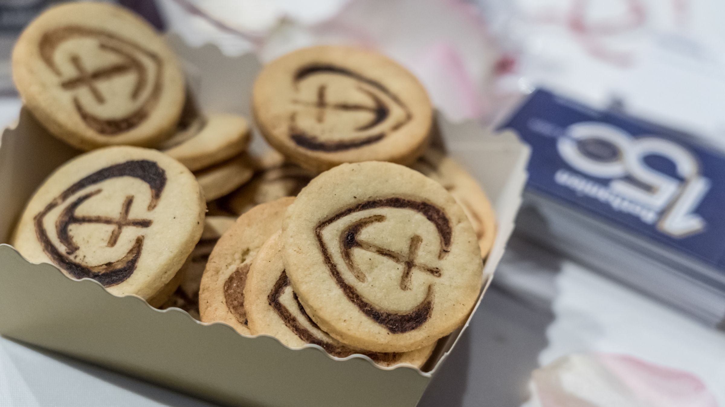 Kekse mit dem Bethanien Diakonissen-Stiftung Logo