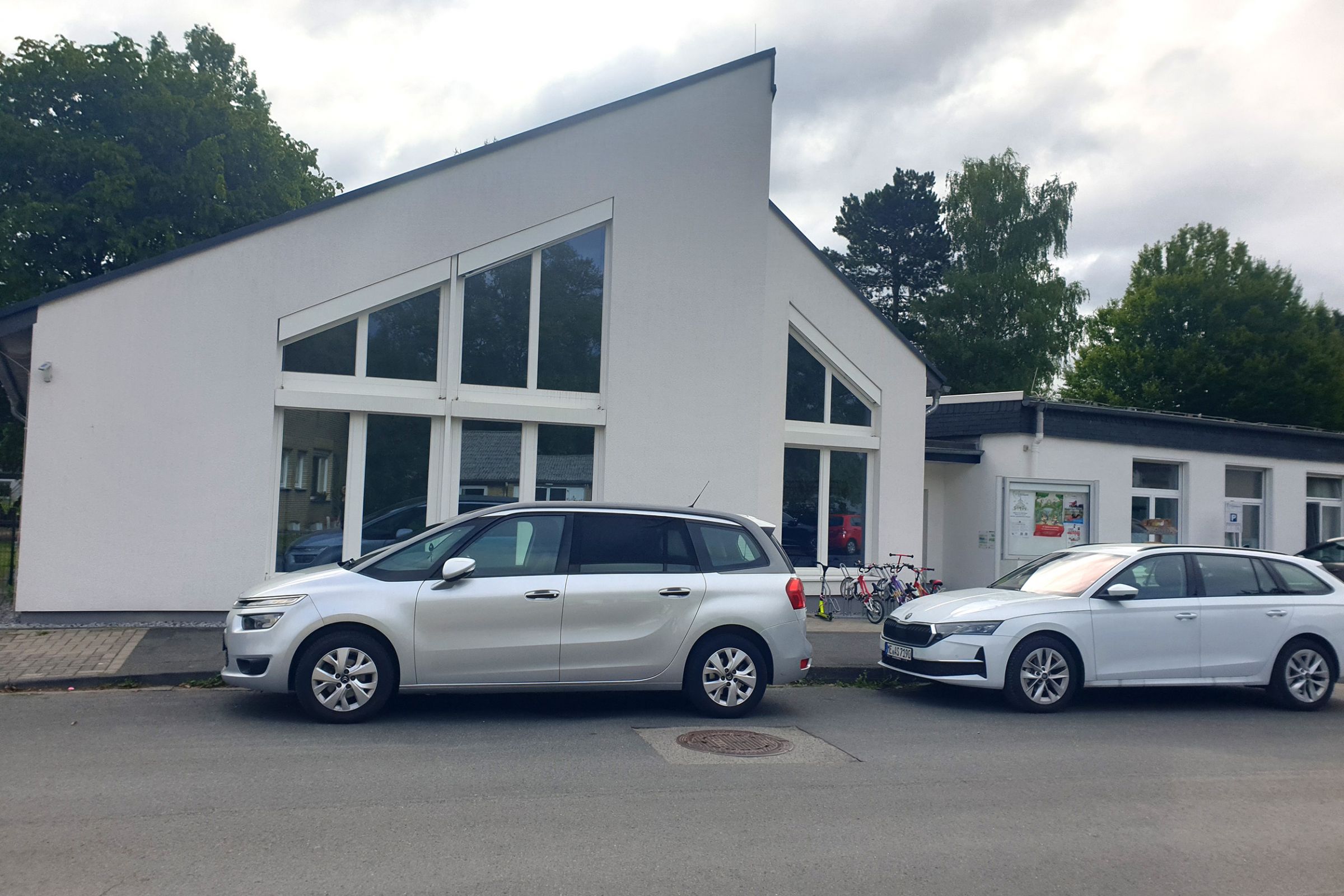 Die Außenansicht des Ev. Kita Rupelrath Gebäudes. 