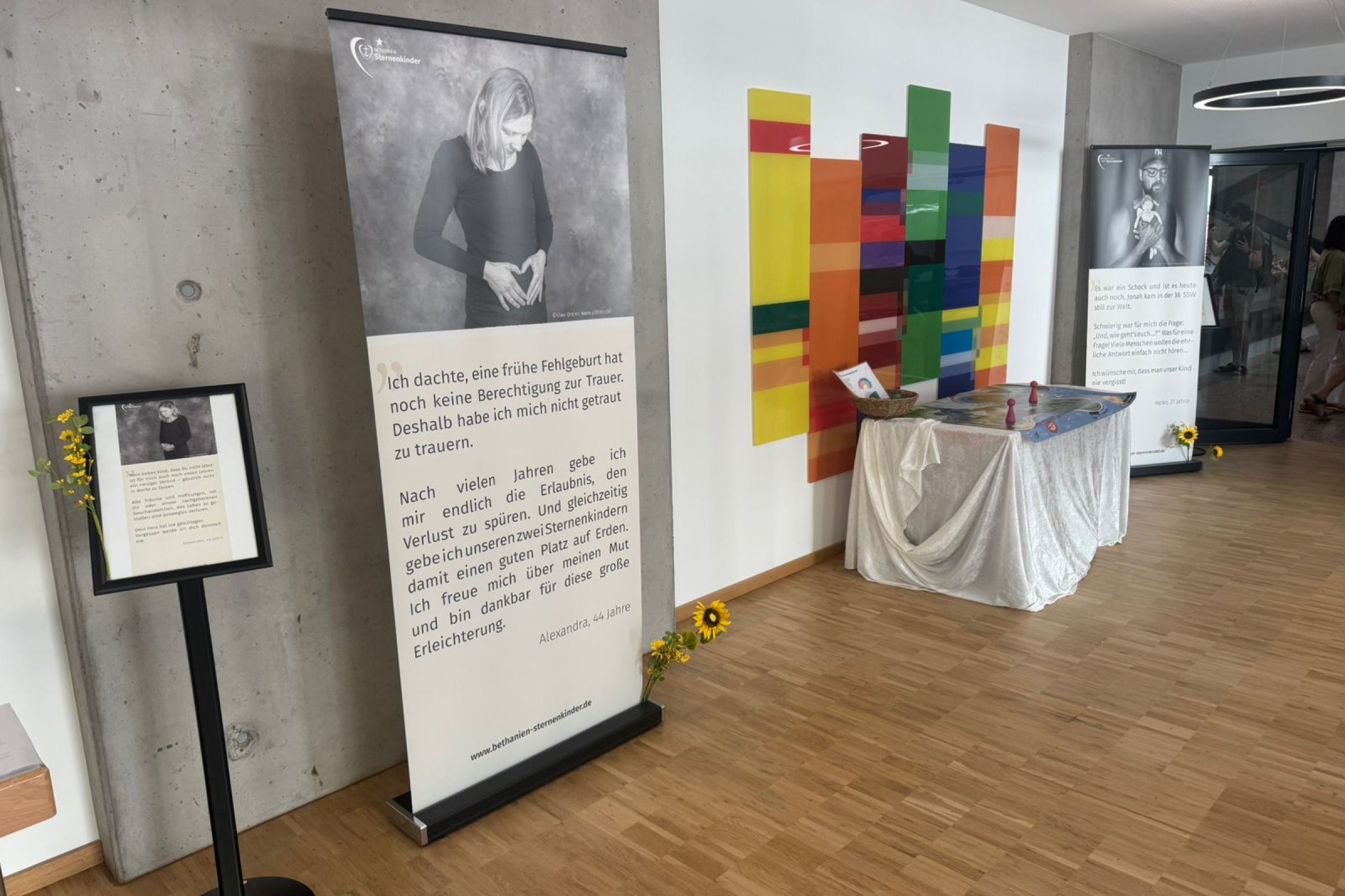 Fotoausstellung „Stille Momente“ und Informationsstand beim Fachtag Sternenkinder.