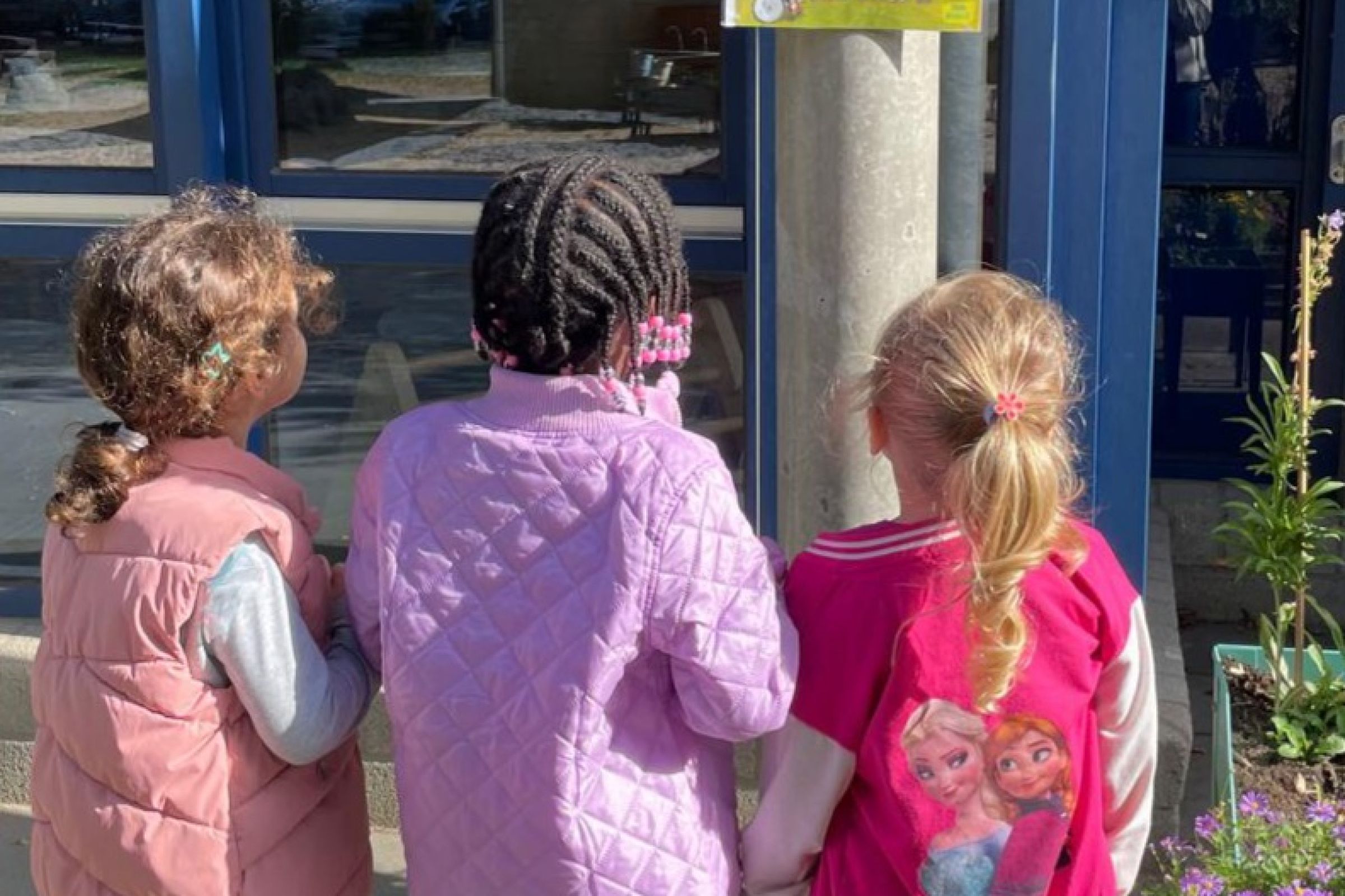 Weltkindertag Kinder Kinder ein Plakat an