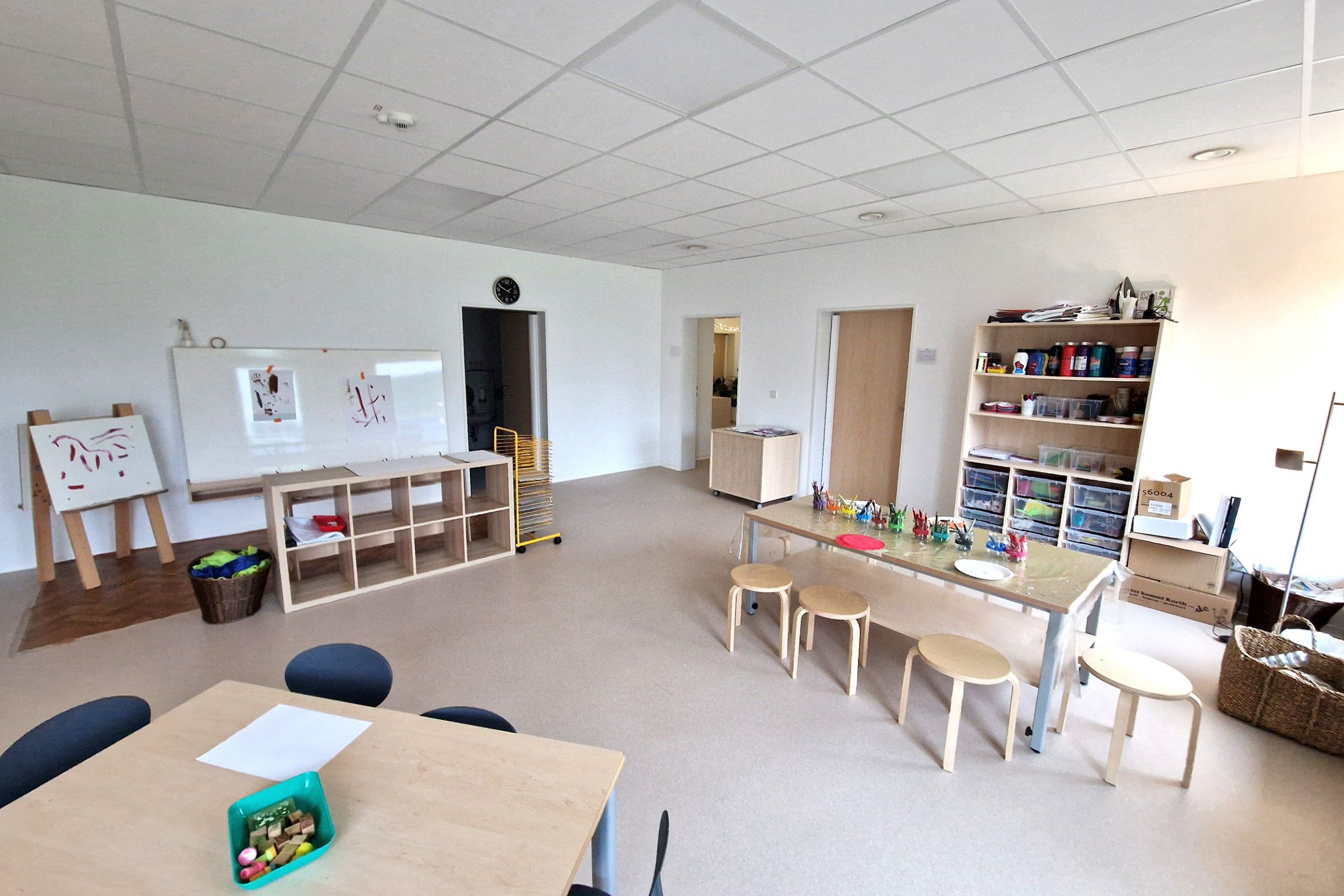 Der Mal- und Bastelraum der Kita.