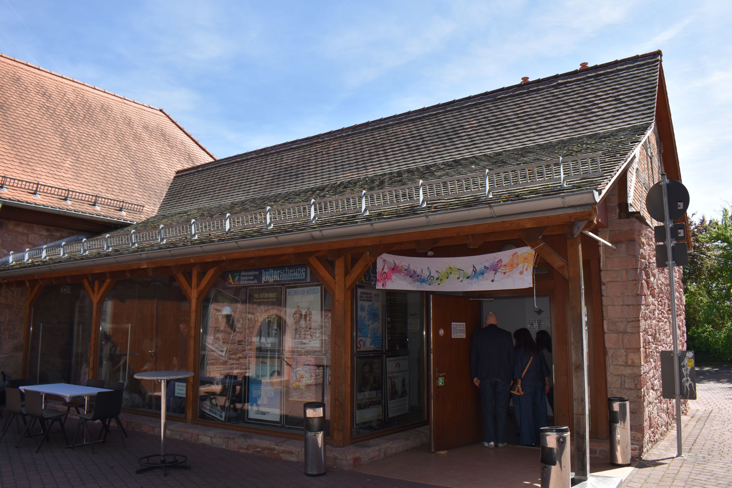 Die Außenansicht der Kelterscheune