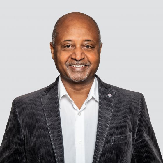 Portraitfoto von Yonas Arazar